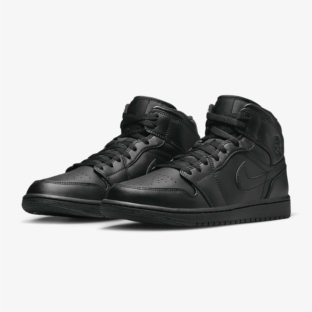 Air Jordan 1 Mid. Color: Black. Size: 9.5 Men’s Shoes